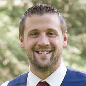 dustin headshot1 (1) (1)